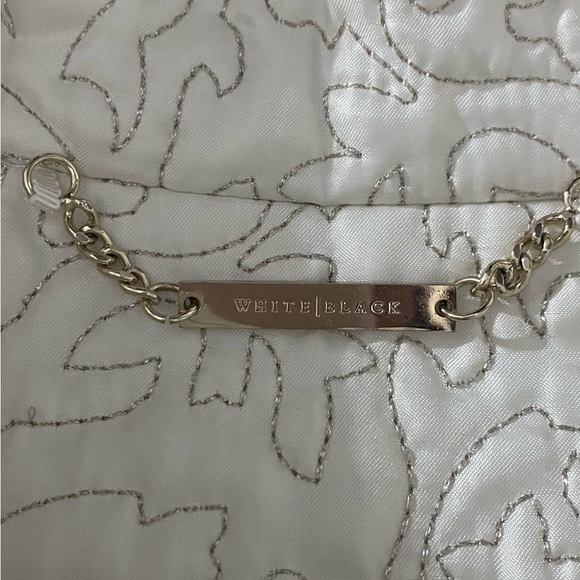 White House Black Market Cream and Gold Full Zip Up Vest. Size Large. - Picture 12 of 12